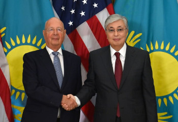 Клаус Шваб Тоқаевты Давоста өтетін Дүниежүзілік экономикалық форумға шақырды