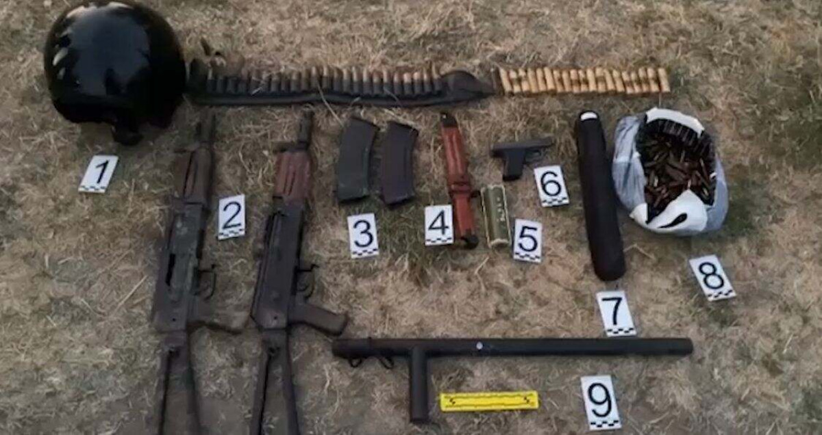 Схрон с оружием и боеприпасами нашли полицейские в Таразе