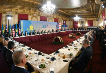  Tokayev attends Kazakhstan-U.S. investment roundtable