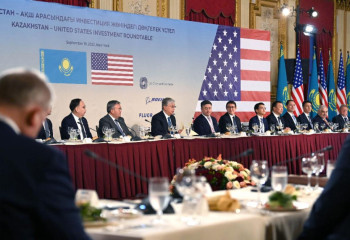 Тоқаев АҚШ бизнесмендерін елімізге инвестиция құюға шақырды