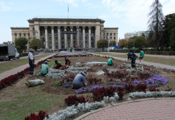 Алматыда фестиваль қонақтары 94 мыңға жуық гүлді жойған