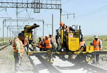 Поезд Алматы – Петропавловск совершил экстренную остановку рядом с Астаной 