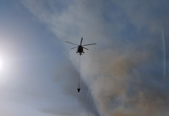 В Атырауской области продолжается борьба с пожарами