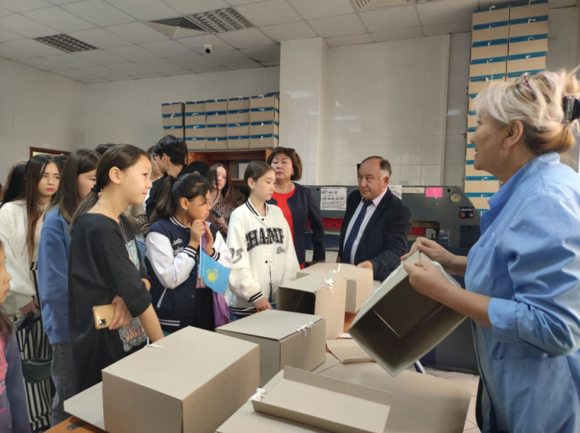  Ажар Лаубаева 