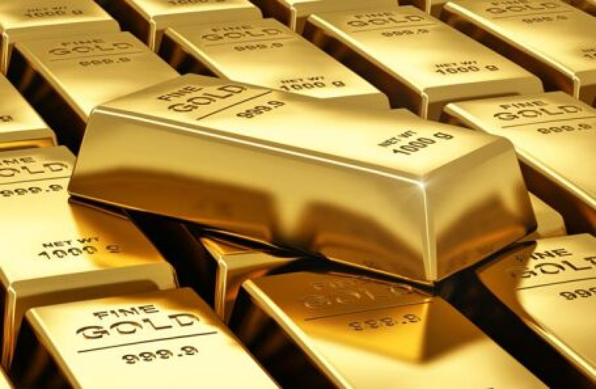 Более 2 300 золотых слитков продано в августе 