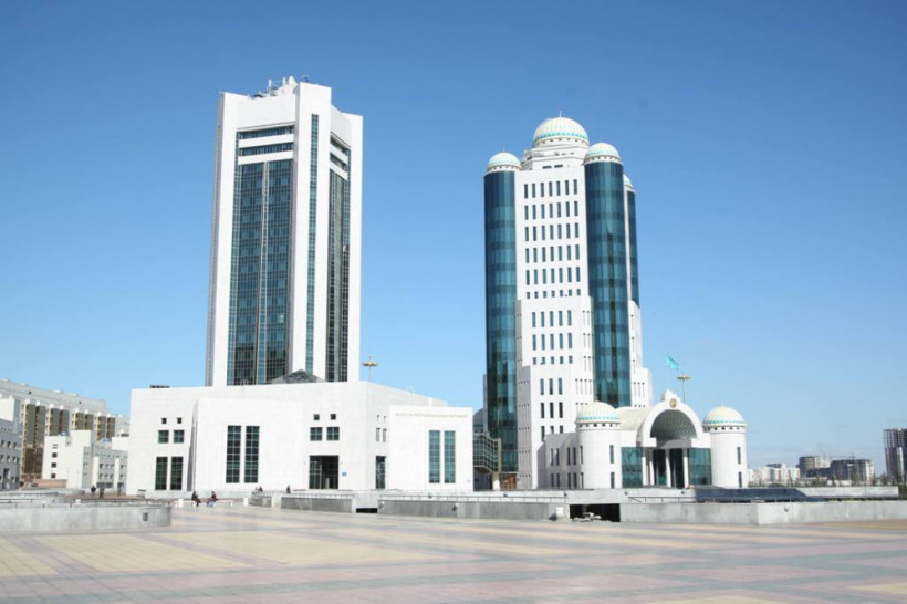  parlam.kz 