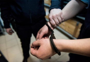 Шымкентте ірі көлемде есірткі мен жалған валюта саудалаған айыпталушы сотталды