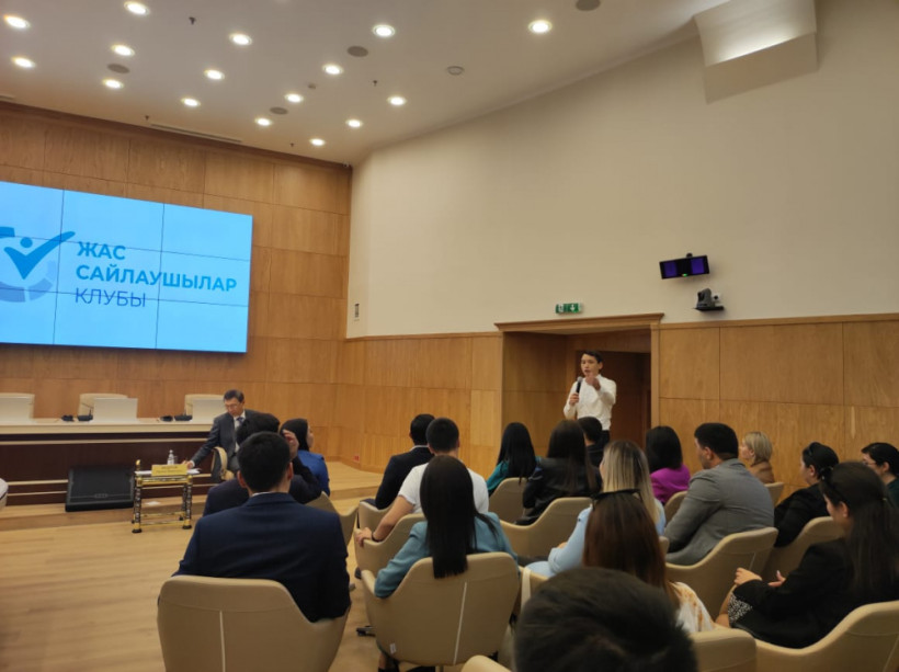  Ажар Лаубаева 