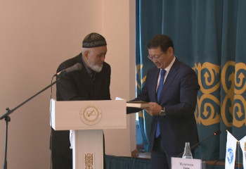 Ценную рукопись из Стамбула передали в Госархив 