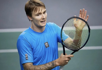 15 эйсов помогли Бублику пробиться в полуфинал турнира во Франции