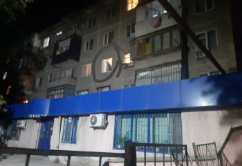 3-летняя девочка выпала из окна многоэтажки в Шымкенте