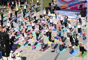 Елордада ашық аспан астында йога сабағы өтті