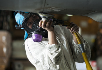 Шахтерки и машинистки: зачем в Казахстане отменили список «неженских» профессий