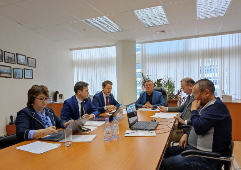  Ажар Лаубаева 