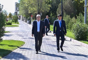 Президент Түркістан облысының әкімімен бірге өңірді дамыту мәселелерін талқылады