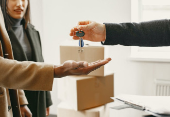 Медики сдавали служебное жилье в аренду третьим лицам 