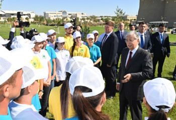 Глава государства принял участие в акции экоактивистов 