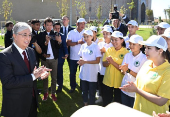 Kazakh President takes part in campaign of eco activists