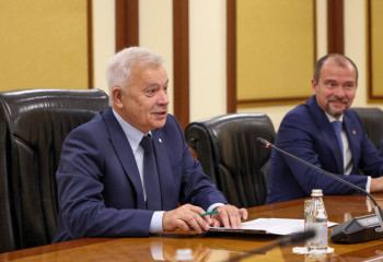 Алихан Смаилов провел встречу с президентом ПАО «ЛУКОЙЛ»