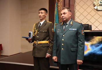 МЧС наградил отличившихся в тушении пожаров Костанайской области