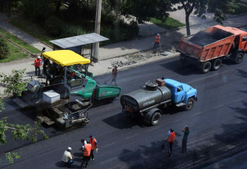 На 8 месяцев перекроют улицу Монке би в Алматы