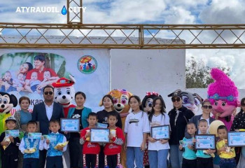 Парад близнецов прошел в Атырауской области 