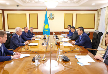 Kazakh PM and Lukoil CEO discuss cooperation on oil and gas projects