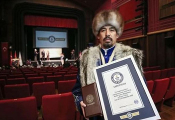 Манасшы Гиннестің рекордтар кітабына енді