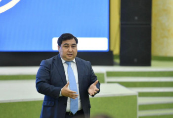 Дархан Жазықбаев мемқызметкердің негізгі ұстанымы қандай болуы керегін айтты