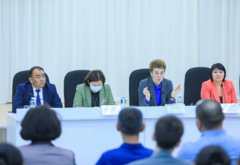 Ведущие врачи осмотрели вакцинированных без пробного манту школьников