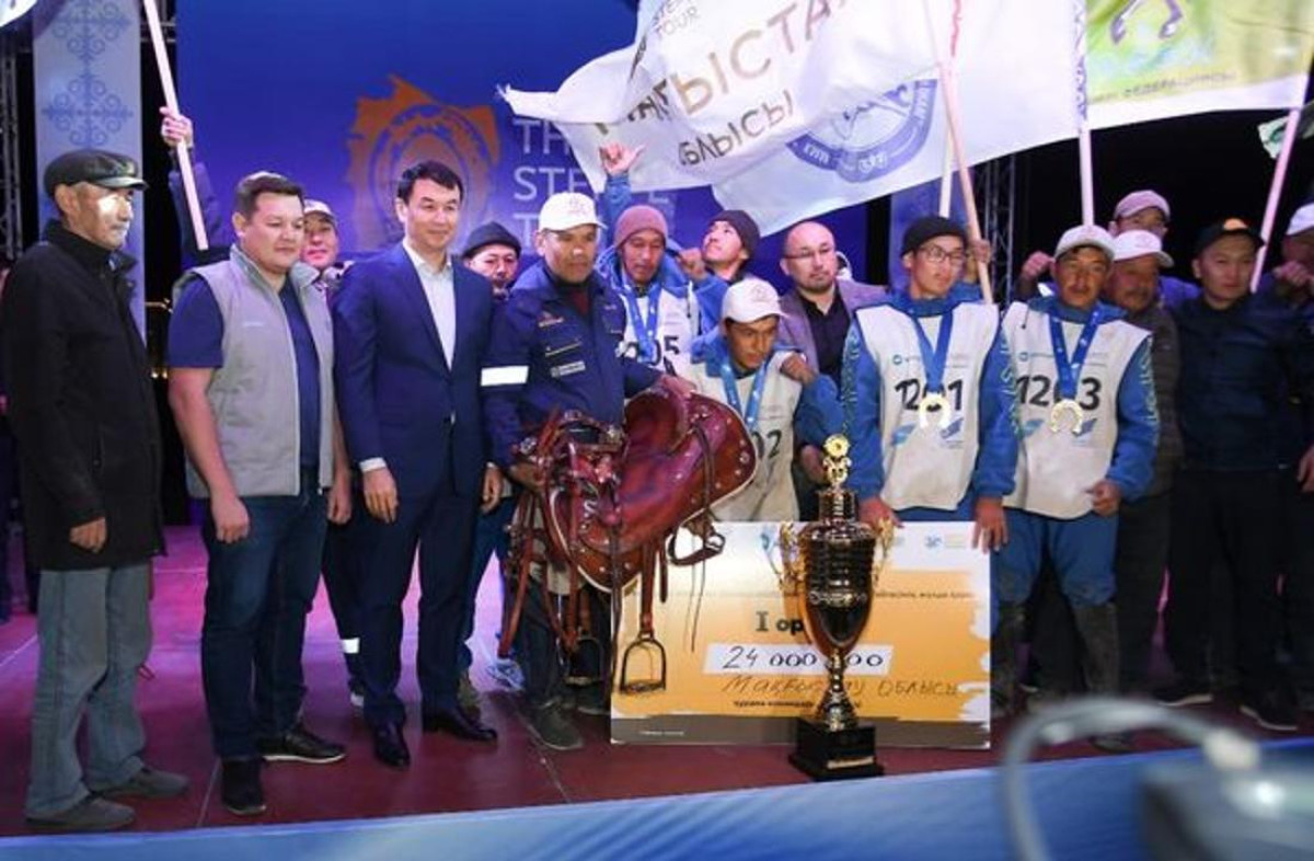 В Туркестане победители «Ұлы дала жорығы» получили 24 млн тенге