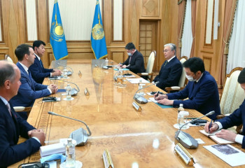 Глава государства провел встречу с руководителями зарубежных научных организаций