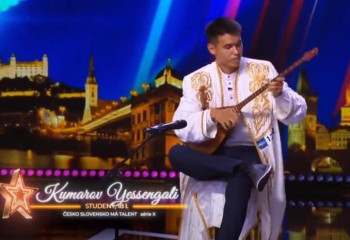 Казахстанец с домброй восхитил жюри международного шоу талантов