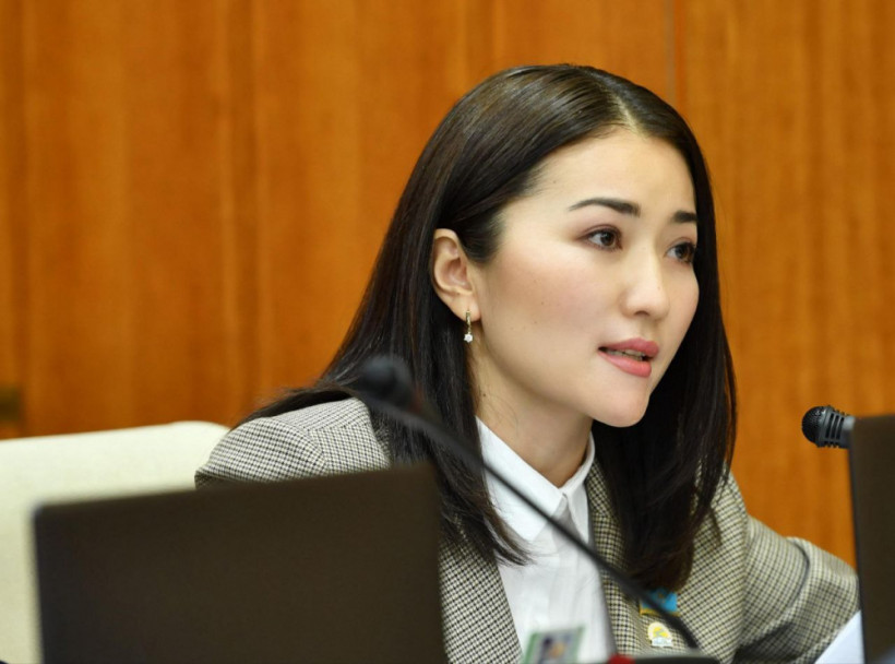  жеке мұрағаттан 