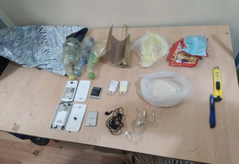 Спирт и телефоны пытались перебросить в колонию ВКО