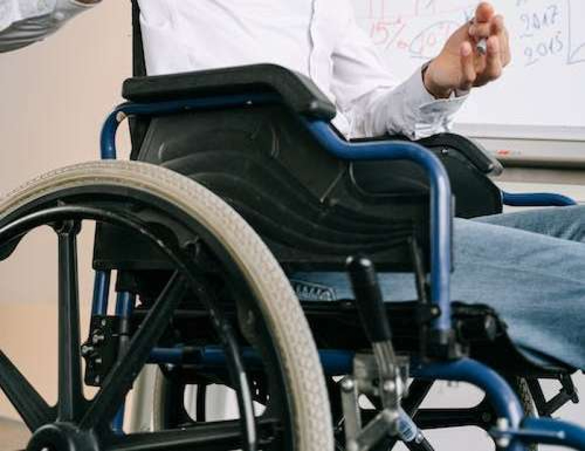 Люди с инвалидностью могут заказать соцуслуги через Интернет