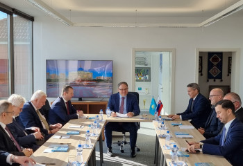 Prospects of strengthening political, trade and economic cooperation discussed in Slovakia