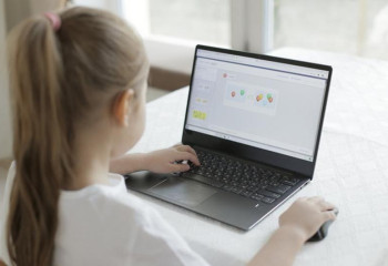 Елордалық оқушылар қашықтан оқиды