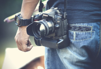 Российский блогер-фотограф делится фото алматинцев