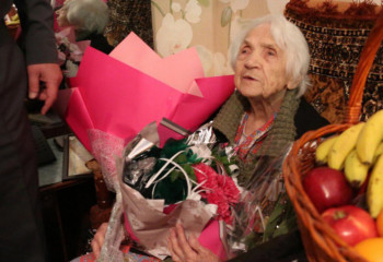 В Алматы поздравили ветерана войны с вековым юбилеем