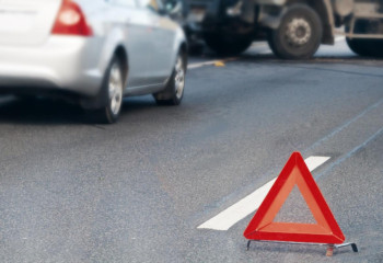 Ақтауда полиция көлігі апатқа ұшырады, зардап шеккендер бар