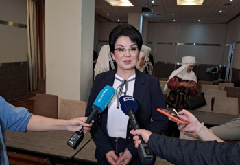 Еще одна женщина-кандидат выдвинута на пост Президента 