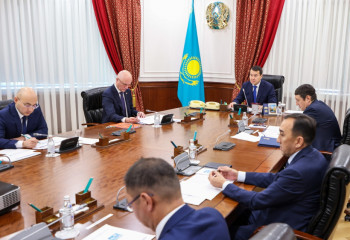 Kazakh PM holds meeting on development of gas industry in country