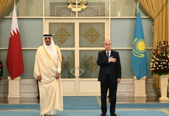 Тоқаев мемлекеттік сапармен келген Қатар Әмірін қарсы алды