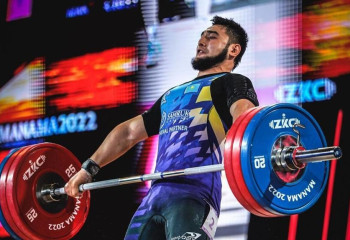 Қазақстандық ауыр атлет Азия чемпионатының алтын медалін жеңіп алды