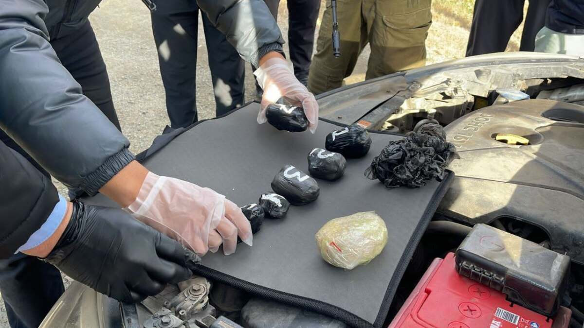 Свыше 250 закладок и пакет с мефедроном изъяли полицейские в Кокшетау