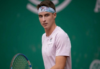 Казахстанец после стремительного взлета в мировом рейтинге с победы стартовал на турнире в Чили