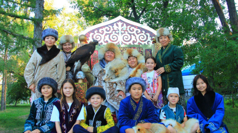  кейіпкердің жеке мұрағатынан 