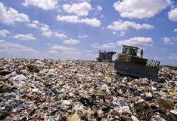 На проблемы аварийного жилья и утилизации мусора в Алматинской области указал Токаев