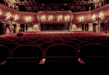 Сколько зарабатывают казахстанцы в сфере искусства и досуга